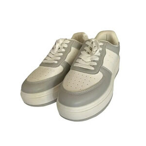 NWOT Madden Girl Women’s Natalie Ledge Platform Sneakers Gray and White Size 8.5